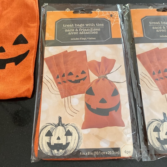 Treat bags with ties includes four bags four twines in each package, plus 1 more - Picture 2 of 4